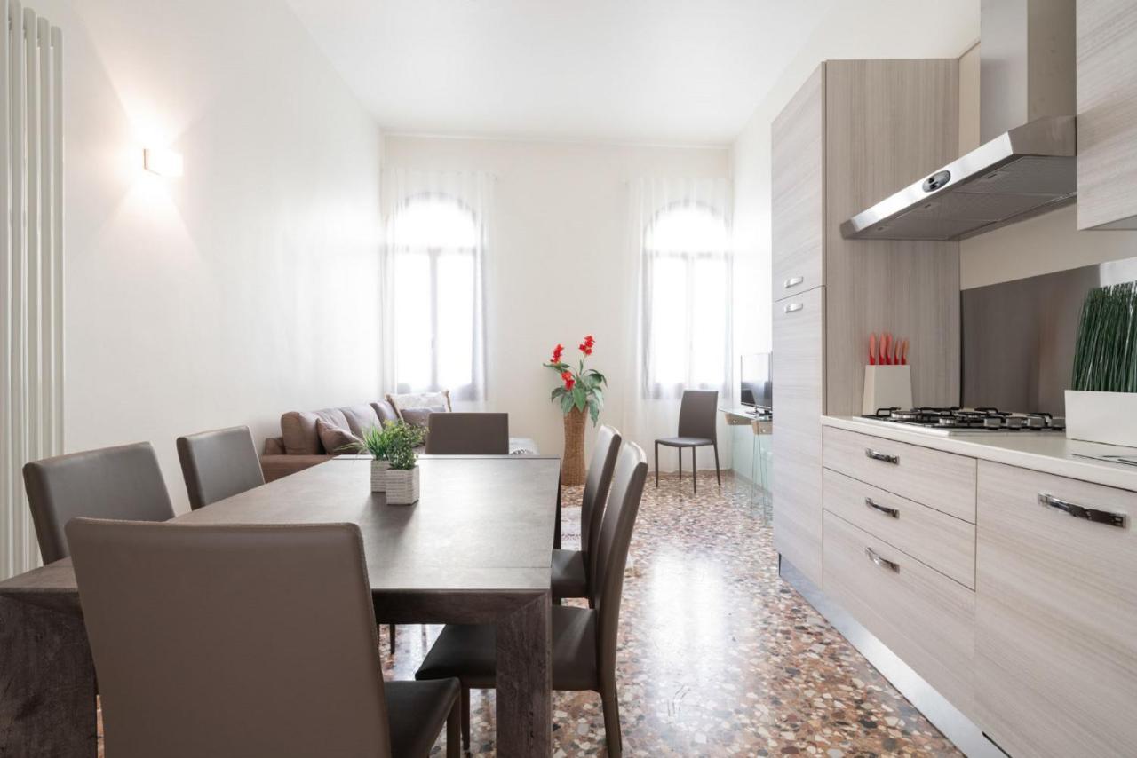 Accademia Charm Apartments By Wonderful Italy 베니스 외부 사진